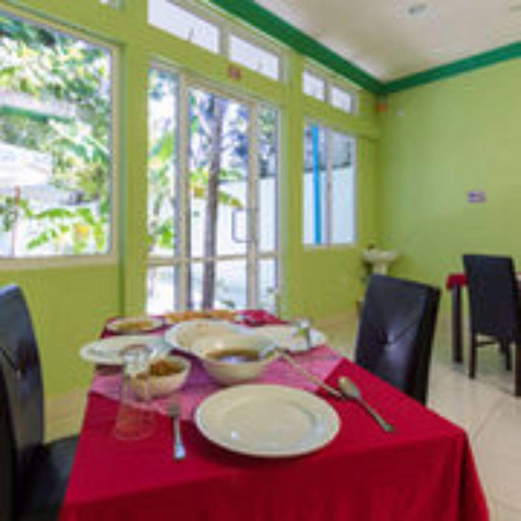 Guest house Feridhoo Inn